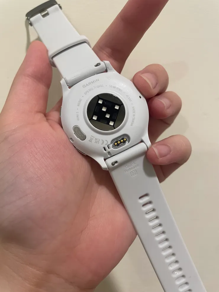 手錶背面感應器部分