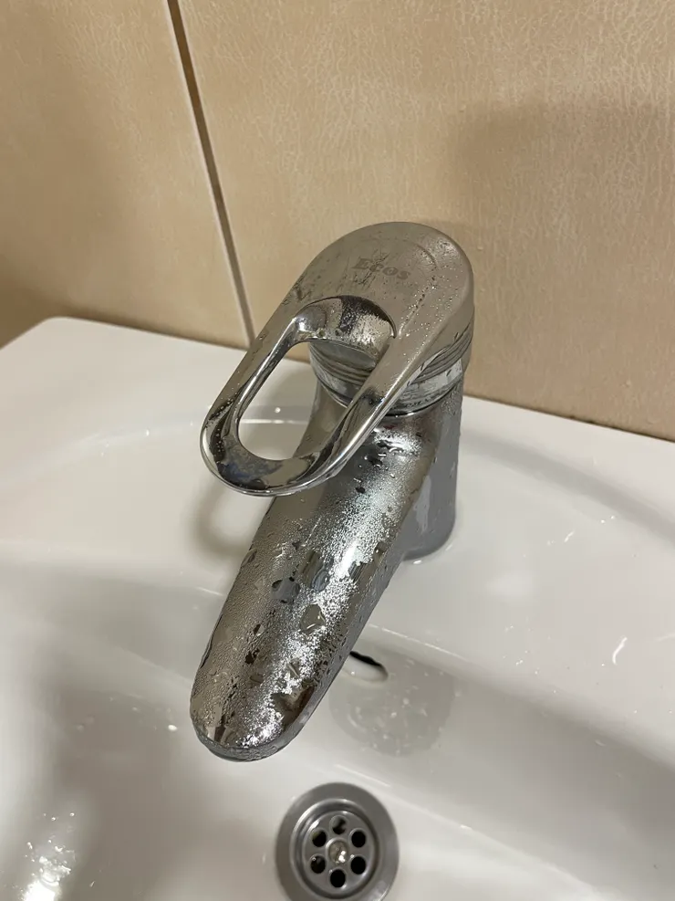 水龍頭也冷到冰滴的溫度