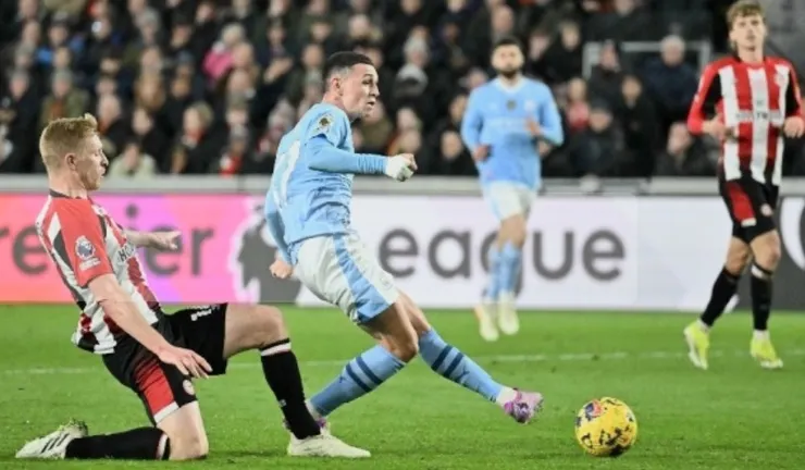 霍頓射入一球助曼城領先1:0