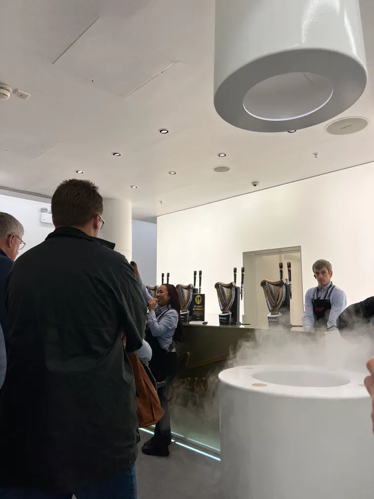 了解啤酒的各種知識後，遊客被引導至一獨立空間，以嗅覺重新認識健力士啤酒。( Joy 攝於健力士博物館)