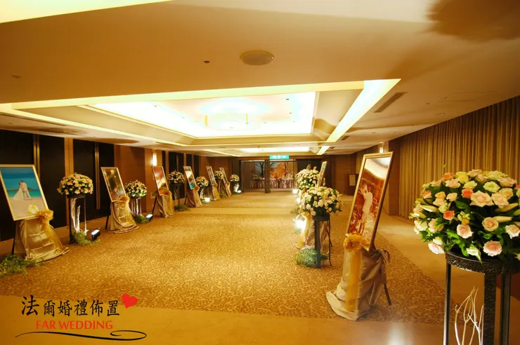 初期全鮮花佈置場地為大億麗緻酒店