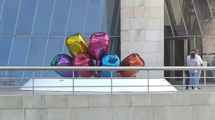 Jeff Koons的作品《Tulip》