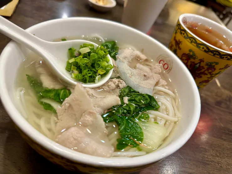 三鮮湯花肉片米線