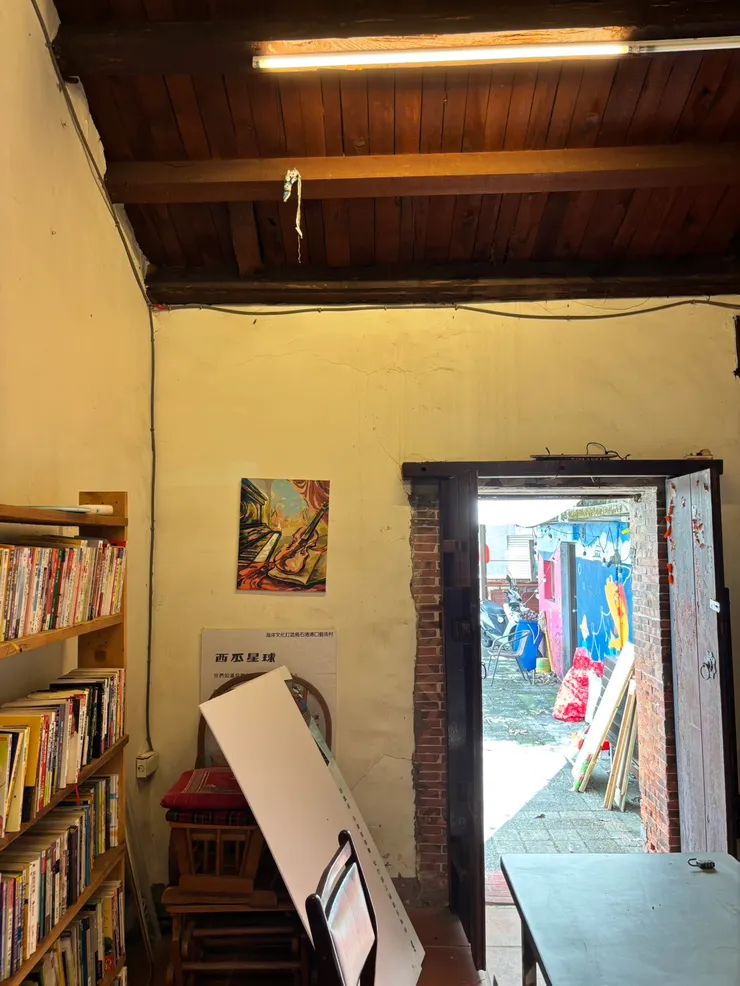 電燈和電扇都是我們自己開的，離開時也要自己關掉🤣