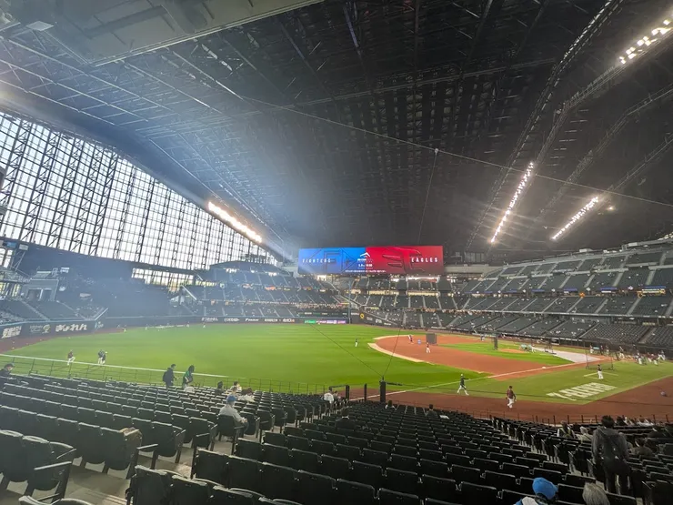 選手們進行賽前練習