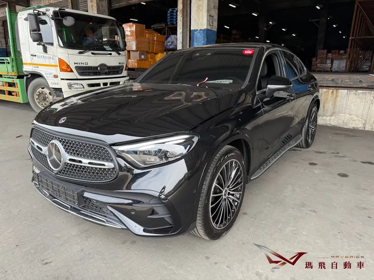 Mercedes-Benz GLC300 Coupe 已順利抵台並完成拆櫃檢查!完整解析韓規外匯車從裝櫃出口、海運回台到報關驗車流程,帶你了解安心透明的代購服務。
