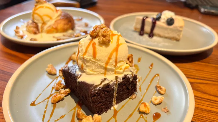 布朗尼甜而不膩，午後聊是非必點