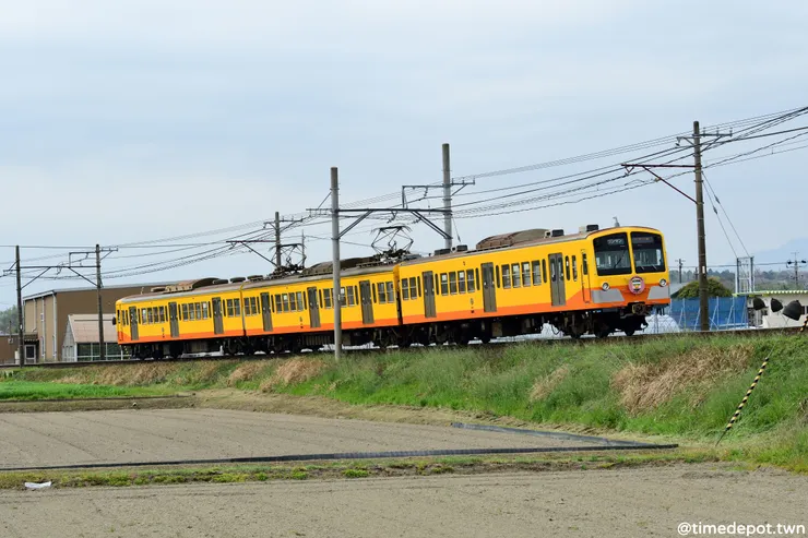 前身是西武鐵道701系的851系電車即將在今年退役，官方特地在列車前端掛上頭牌紀念