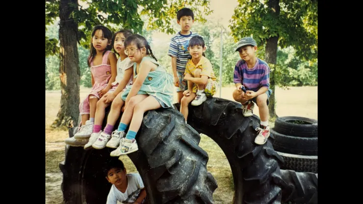 （圖說：迺哥與手足、好友們的珍貴合影。）