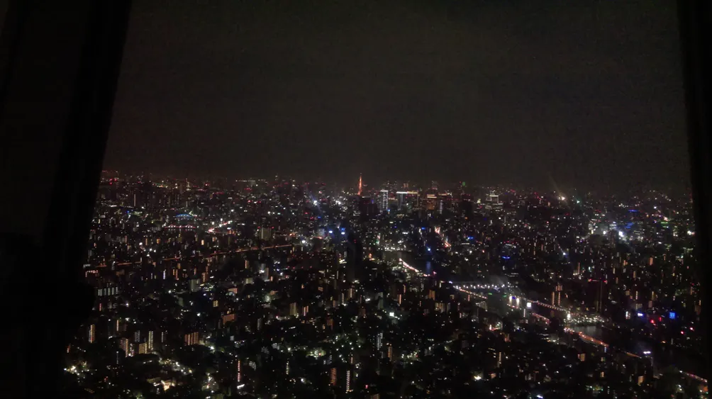 筆尖下的世界，一段比肩同行的旅程