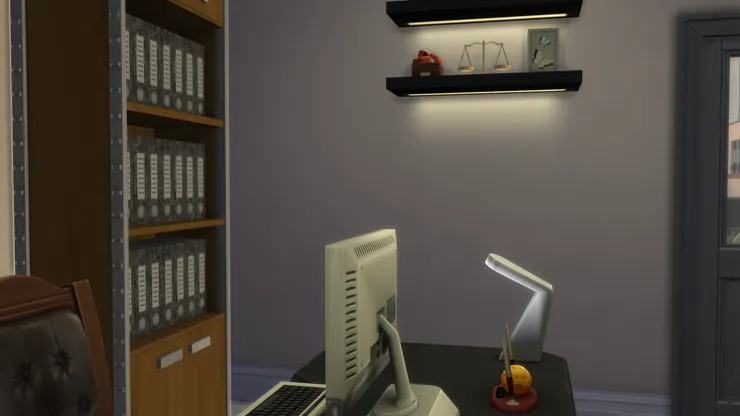 這邊是校長的辦公桌。