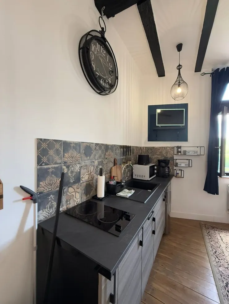 有個小廚房，可以做個簡單料理