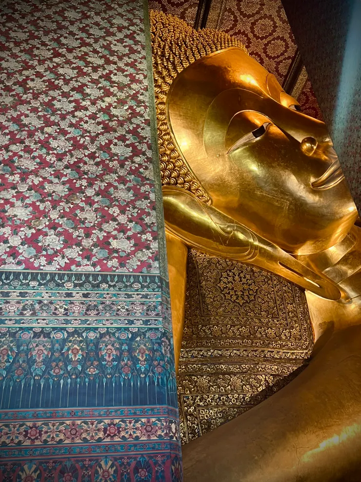 臥佛寺的臥佛全身長46公尺，高為15公尺