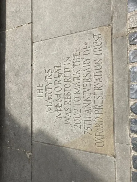 牛津大學裡的殉道者紀念碑（照片來源：2023年遊學團參加者攝）