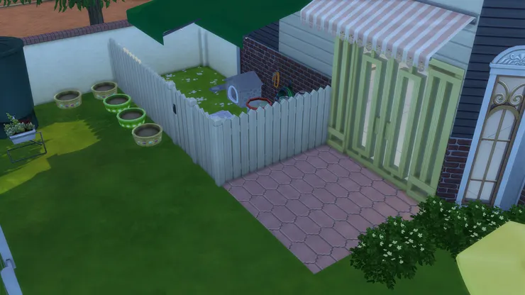 門前鋪了磚，防水防滑，也很好打理。