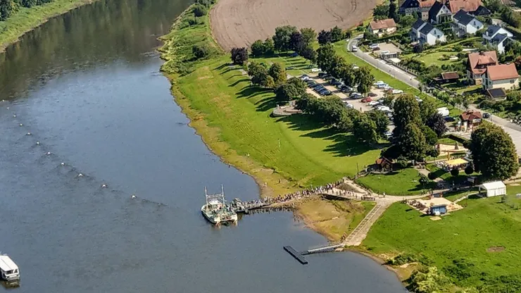 之前來也有看到下面的船，當時是直接開巴士到山上，礙於時間沒能走到岸邊