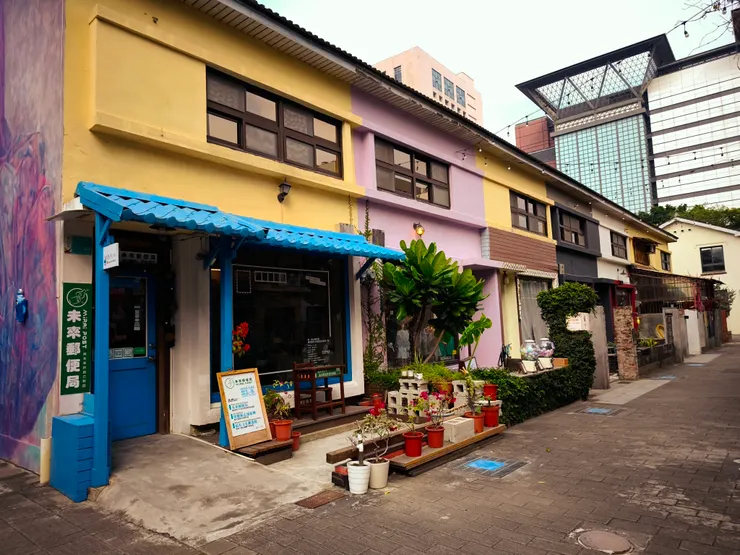 園區內還有許多小店可以慢慢逛~