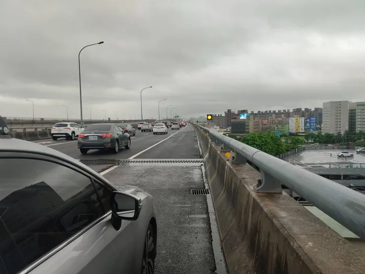 人生少有的經驗：臨停在路邊...