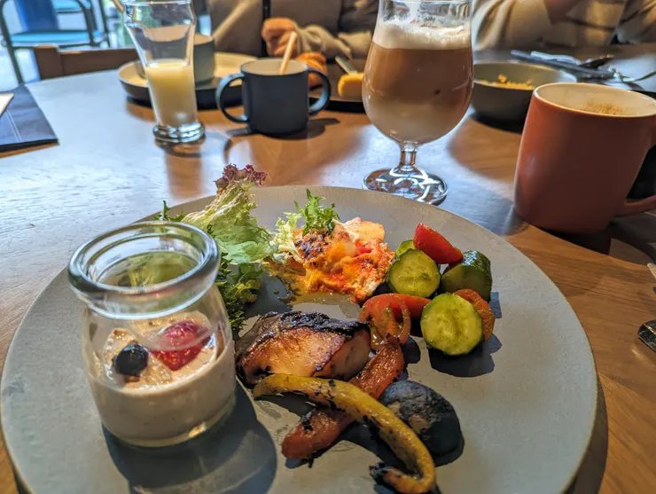 餐點精緻健康，看起來非常有大自然的氣息。