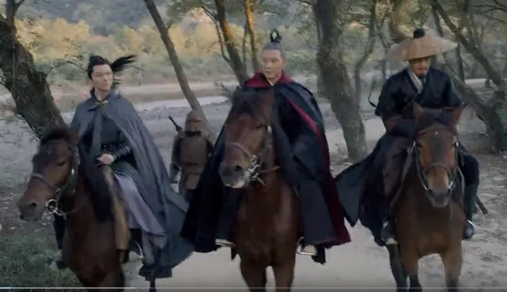 演金甲的那位臨演都快哭了! 是還要跑多久啊~