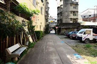 南員林站月台已成停車場(溪湖へ)&nbsp;