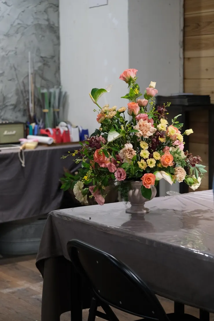 形狀有三角形，雖然火鶴不小心有點凸出來