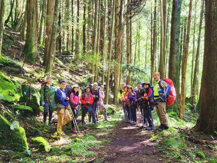 結束三日白雪山行程，賦歸
