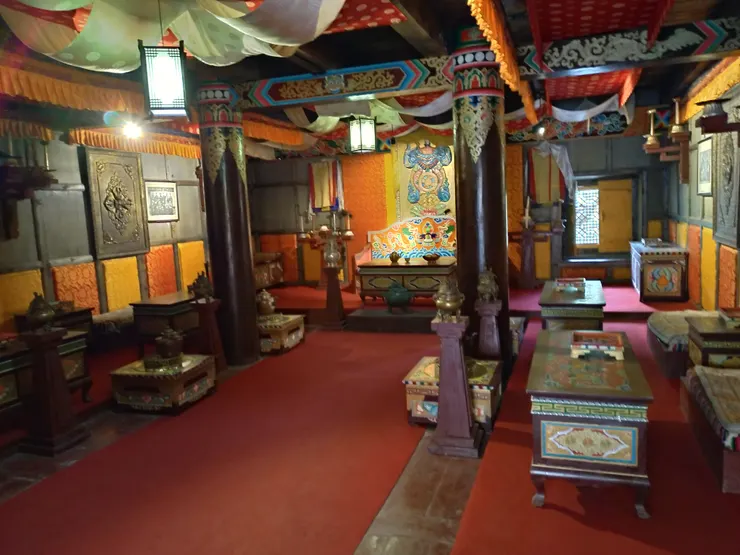 「土司議政廳」為土司與各頭人制定重大決議、政策的場所