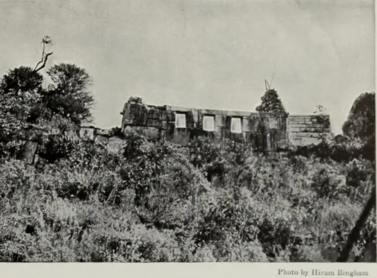 也附上Hiram Bingham於1913年《國家地理雜誌》發表的三窗廟照片之一