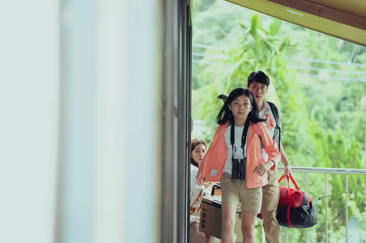 保羅試圖融入薇芳小曉的家庭