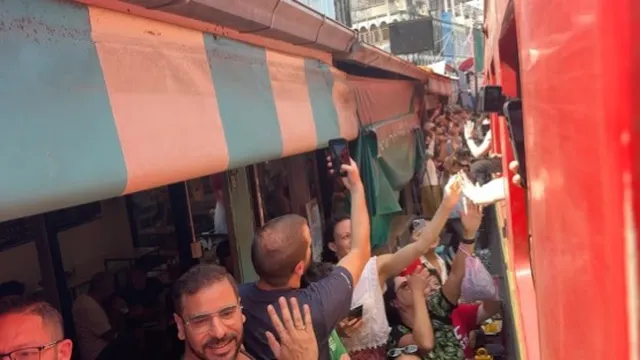 車上往下拍視角圖