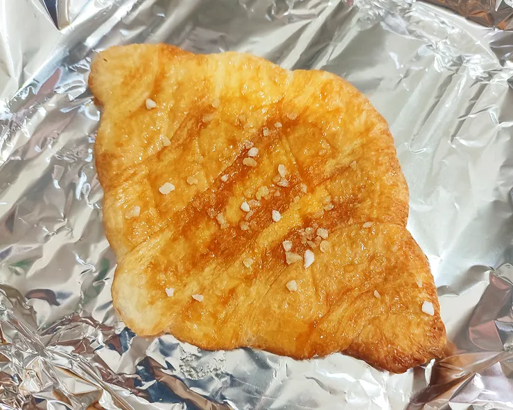 ▴ 全家買到的扁可頌 / 冷凍拿出的樣子