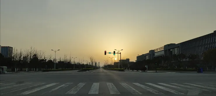 大丰城東高新區清靜的大道自拍