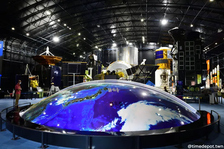 筑波太空中心成立半世紀以來一直是日本太空技術開發重鎮，外人可以透過壯觀的展示物一窺背後頂尖技術的演進
