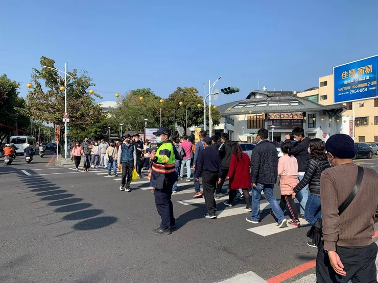 ▲全臺歡慶跨年湧人車　元旦連假警署全力疏導。（圖/警政署提供）