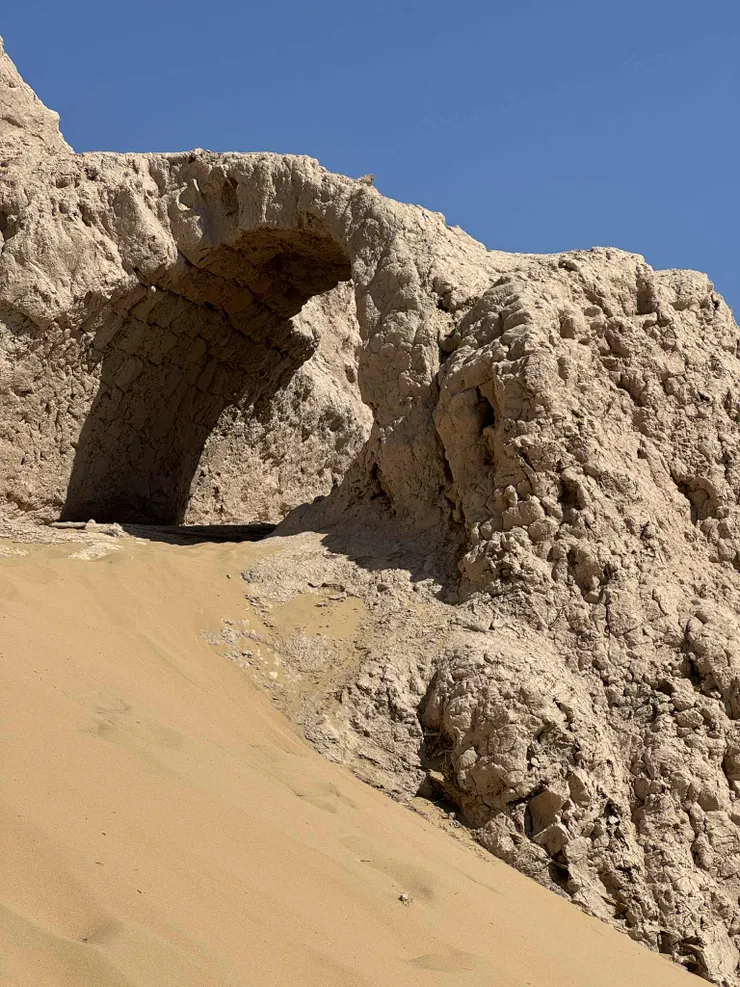 還有明顯的拱門或拱廊遺跡