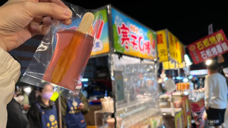 億品香寒天Q棒。攤位與Q棒