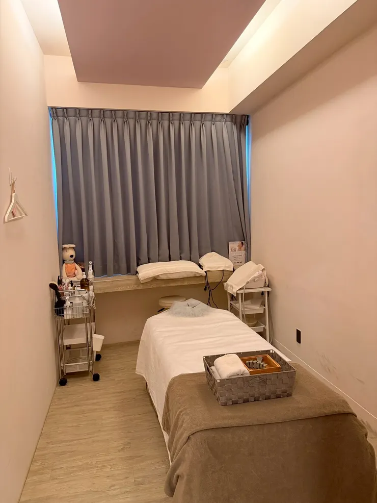 名緻美顏SPA提供獨立且隱私性極佳的包廂，環境溫馨乾淨。