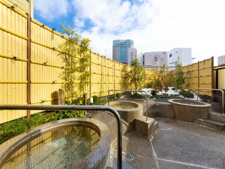 戶外露天池(來源:官網)