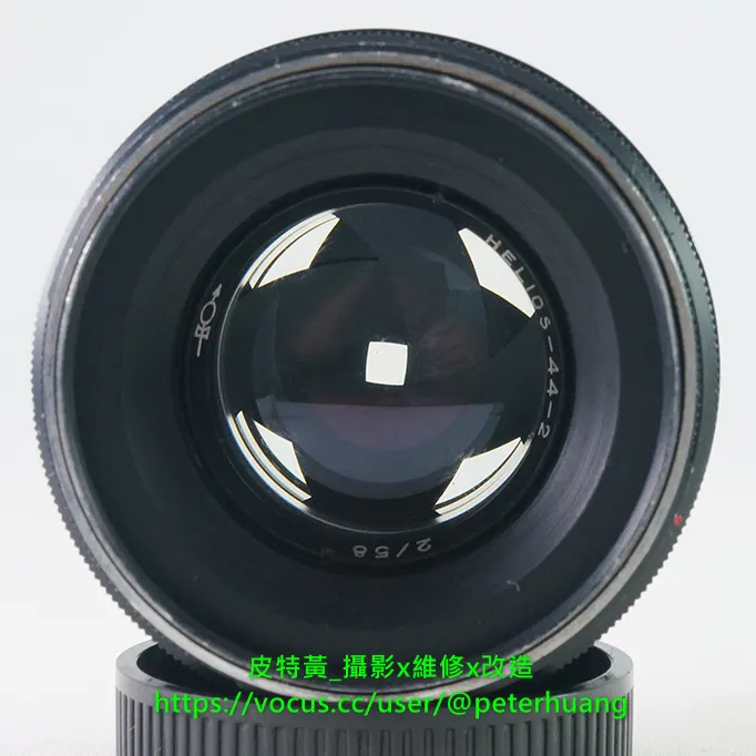 更改光圈葉片數量(8片變4片)，大光圈為正常圓形，中光圈可變正方形散景，小光圈可變飛鏢形