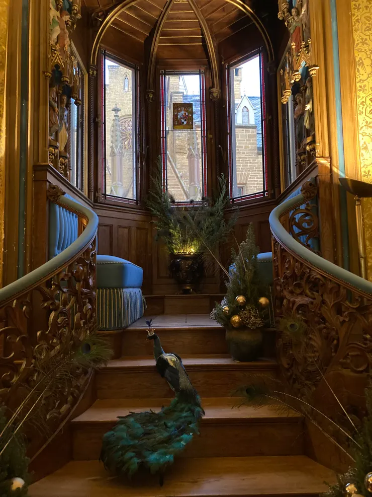 普魯士藍的沙發