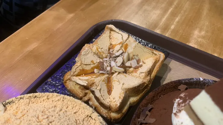 黃豆粉同樣是灑好灑滿。