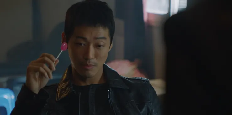 監視孫旻虎別墅時，都正宇與潔米的對峙。(圖: Netflix 第4集 44:49)