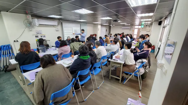 台北50~100人場地租借推薦一｜台北火車站世界A教室 活動照