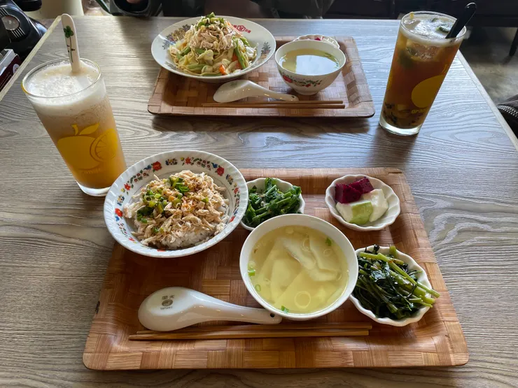 明賢行：雞絲飯與楊桃蜜