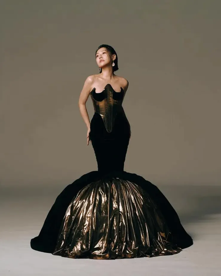 真的像是把金鐘獎穿在身上了