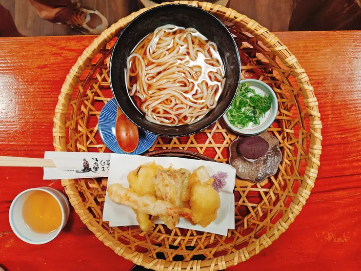 文珠御膳 熱湯烏龍麵