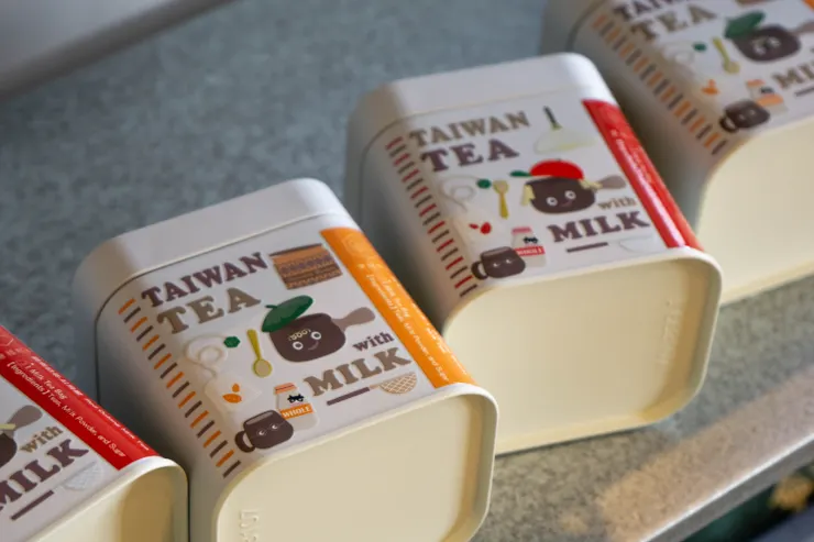 鍋煮奶茶包小鐵盒，很適合聖誕交換禮物