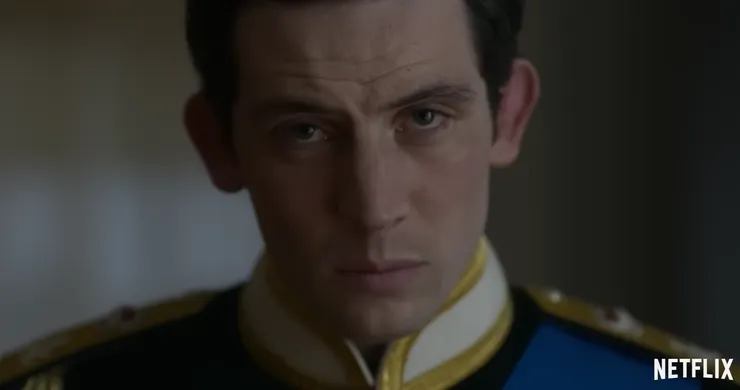 面帶愁容，寫滿了既不能愛、也不能退的矛盾。