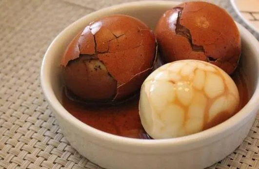 茶葉蛋沒剝好，整天心情都不好。  photo from 每日頭條